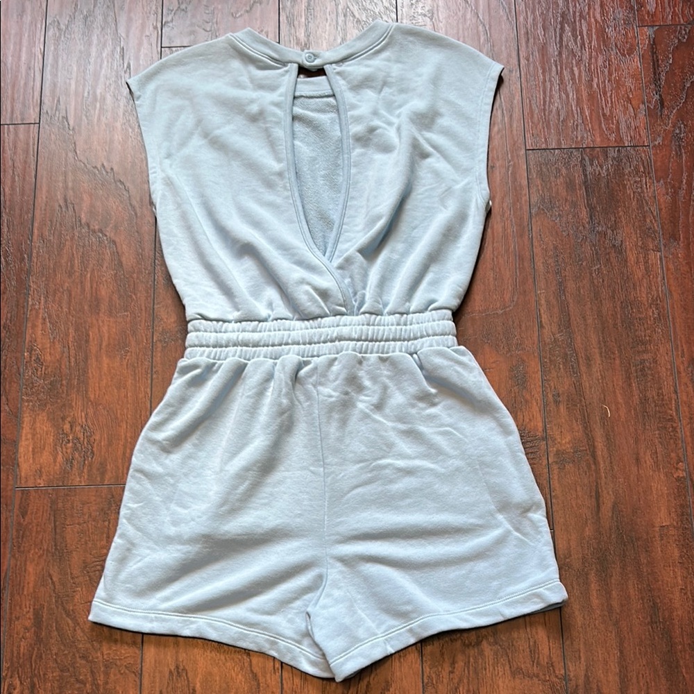 Rae Mode Short Sleeve Open Back Romper small nwt - Picture 5 of 5